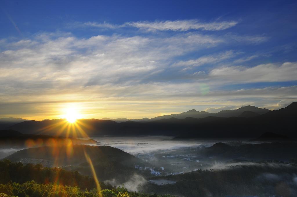 Sun Moon Lake Jinlongshan Bnb Yuchi Extérieur photo
